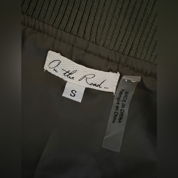 On The Road green bomber jacket, size small - Picture 10 of 15